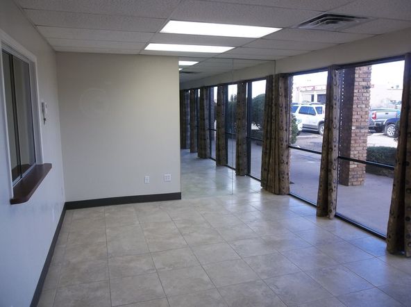 Office Space on 69th & Slide: 5145 69th St, Lubbock, TX 79424